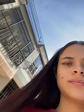 Snapshot of HannaRhodes chatting on 10-19-25, 01:01 HannaRhodes online show from 10-19-25, 01:01