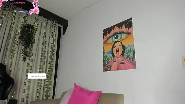 Snapshot of HannaRhodes chatting on 11-22-25, 11:20 HannaRhodes online show from 11-22-25, 11:20