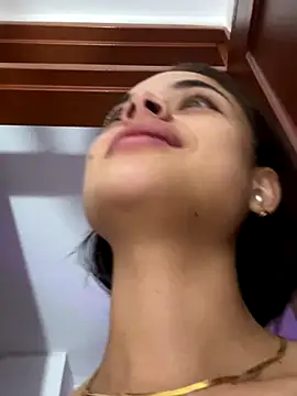 Snapshot of HannaRhodes chatting on 11-23-25, 12:27 HannaRhodes online show from 11-23-25, 12:27