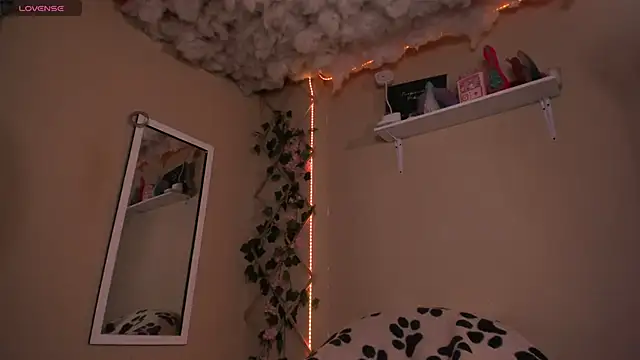 MadelineBenet online show from 09-15-25, 02:00