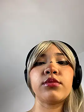 MadelineBenet online show from 11-28-25, 02:58