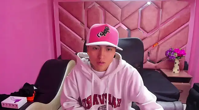 Snapshot of Im_Mathias chatting on 01-19-25, 06:31 Im Mathias online show from 01-19-25, 06:31