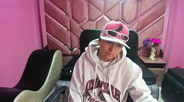 Snapshot of Im_Mathias chatting on 01-21-25, 06:43 Im Mathias online show from 01-21-25, 06:43