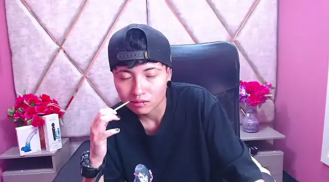 Snapshot of Im_Mathias chatting on 02-05-25, 11:34 Im Mathias online show from 02-05-25, 11:34