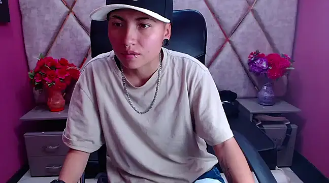 Snapshot of Im_Mathias chatting on 02-12-25, 02:56 Im Mathias online show from 02-12-25, 02:56