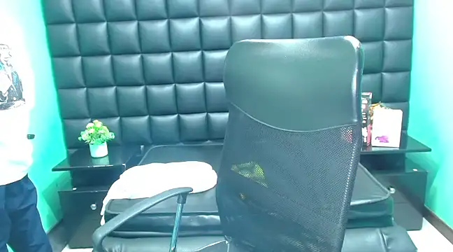 Snapshot of Im_Mathias chatting on 03-13-25, 02:27 Im Mathias online show from 03-13-25, 02:27