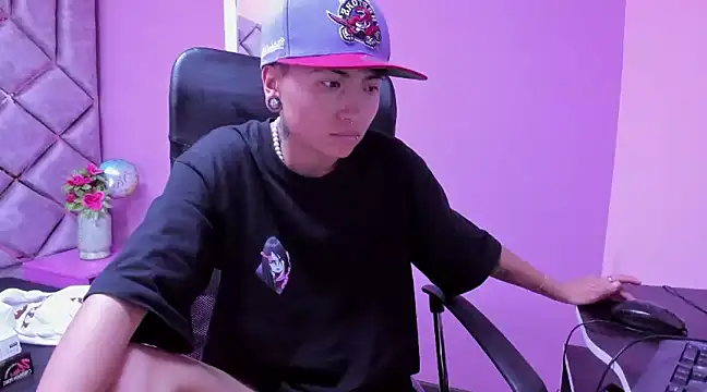 Snapshot of Im_Mathias chatting on 03-19-25, 10:44 Im Mathias online show from 03-19-25, 10:44