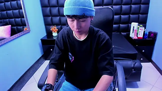 Snapshot of Im_Mathias chatting on 09-10-25, 09:48 Im Mathias online show from 09-10-25, 09:48