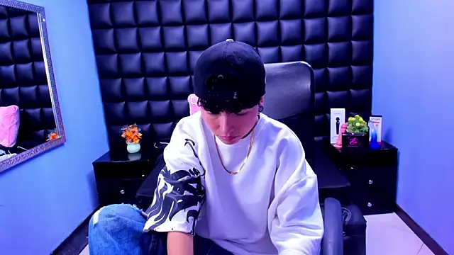 Snapshot of Im_Mathias chatting on 09-13-25, 08:08 Im Mathias online show from 09-13-25, 08:08