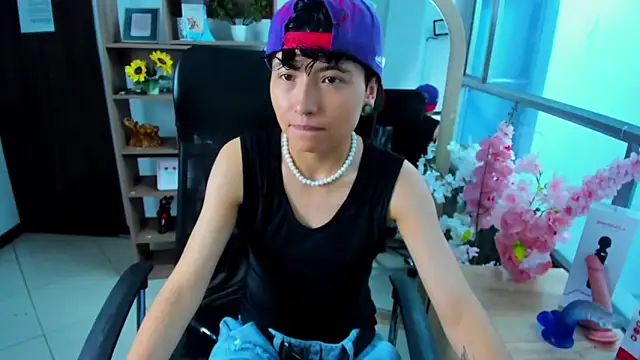 Snapshot of Im_Mathias chatting on 09-24-25, 08:01 Im Mathias online show from 09-24-25, 08:01