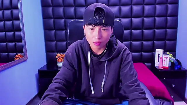 Snapshot of Im_Mathias chatting on 10-03-25, 02:14 Im Mathias online show from 10-03-25, 02:14