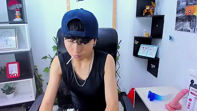 Snapshot of Im_Mathias chatting on 10-08-25, 07:33 Im Mathias online show from 10-08-25, 07:33