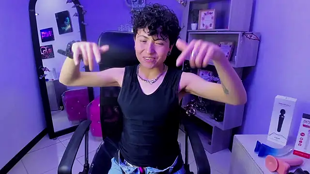 Snapshot of Im_Mathias chatting on 10-11-25, 02:44 Im Mathias online show from 10-11-25, 02:44