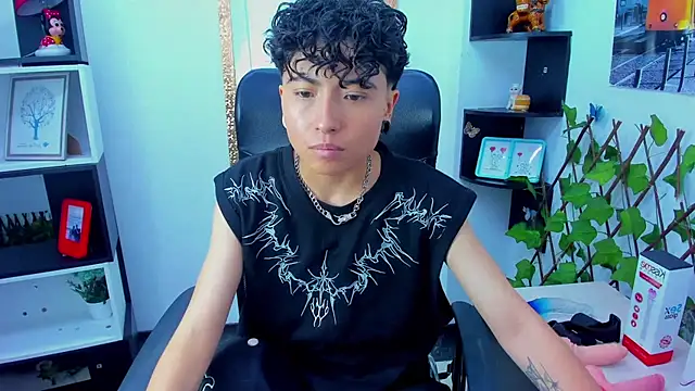 Snapshot of Im_Mathias chatting on 10-17-25, 09:28 Im Mathias online show from 10-17-25, 09:28