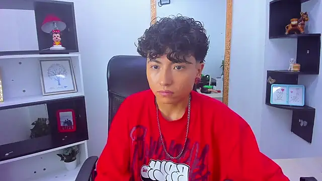 Snapshot of Im_Mathias chatting on 10-30-25, 10:43 Im Mathias online show from 10-30-25, 10:43