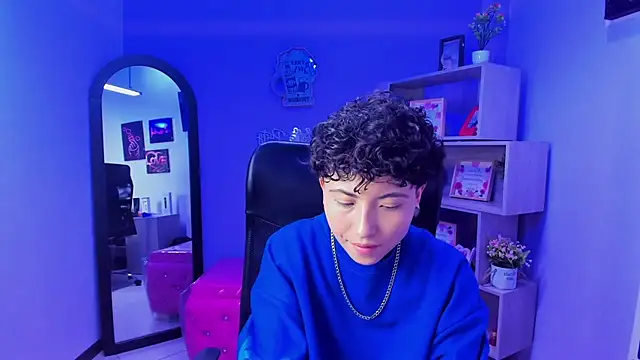 Snapshot of Im_Mathias chatting on 11-20-25, 04:12 Im Mathias online show from 11-20-25, 04:12