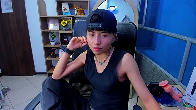 Snapshot of Im_Mathias chatting on 11-30-25, 12:42 Im Mathias online show from 11-30-25, 12:42