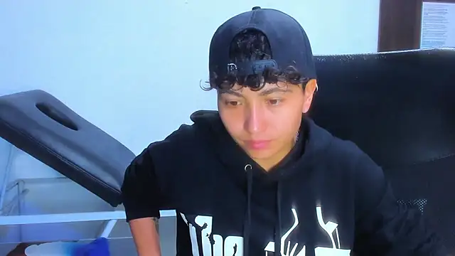 Im Mathias online show from 02-11-26, 03:33