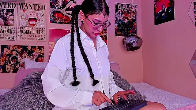 Luna-Chann online show from 03-18-25, 08:15