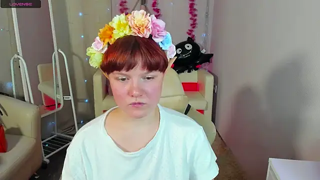 DreamyLuna online show from 10-16-25, 08:21