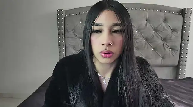 Nesuko kamado  online show from 03-04-25, 03:15