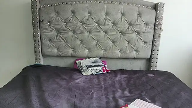 Nesuko kamado  online show from 12-21-25, 04:25