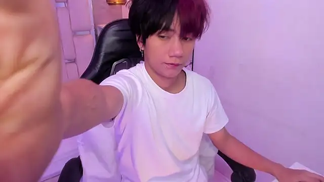 Snapshot of Eriol_ chatting on 09-23-25, 11:57 Eriol online show from 09-23-25, 11:57