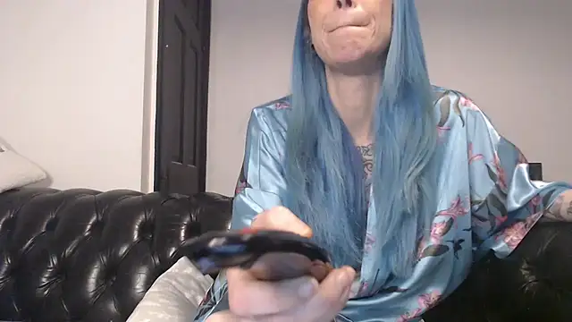 Snapshot of RavenryderUK chatting on 01-03-25, 09:15 RavenryderUK online show from 01-03-25, 09:15