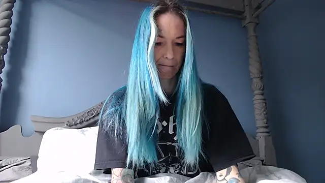 Snapshot of RavenryderUK chatting on 01-27-25, 09:55 RavenryderUK online show from 01-27-25, 09:55