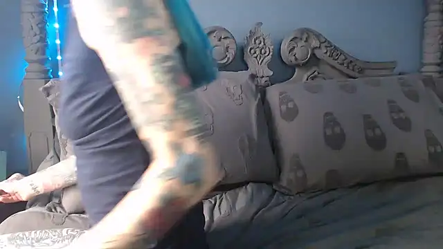 Snapshot of RavenryderUK chatting on 09-18-25, 10:17 RavenryderUK online show from 09-18-25, 10:17