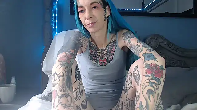 Snapshot of RavenryderUK chatting on 11-03-25, 11:00 RavenryderUK online show from 11-03-25, 11:00