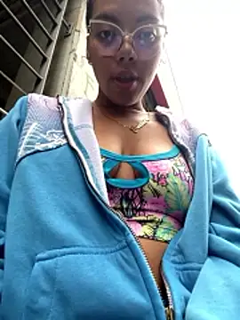 Snapshot of ray_long222 chatting on 11-18-25, 02:32 ray long222 online show from 11-18-25, 02:32