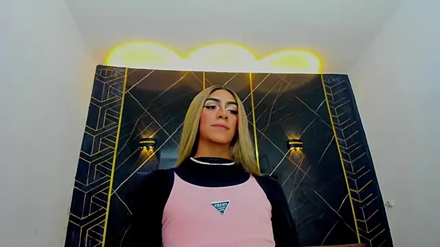 Snapshot of Isabella_stanford2 chatting on 02-25-25, 04:42 Isabella stanford2 online show from 02-25-25, 04:42