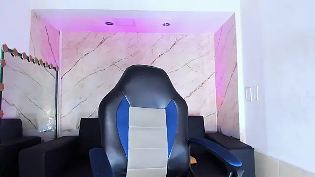 Snapshot of Isabella_stanford2 chatting on 10-15-25, 11:27 Isabella stanford2 online show from 10-15-25, 11:27