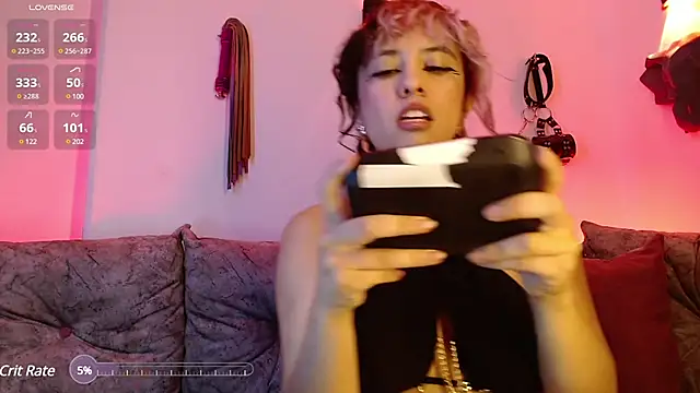 Snapshot of Sweet_Chaos chatting on 02-26-25, 04:35 Sweet Chaos online show from 02-26-25, 04:35