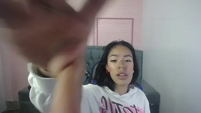 stephania t online show from 03-08-25, 10:54