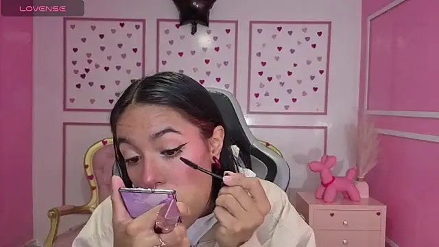 stephania t online show from 11-24-25, 12:49