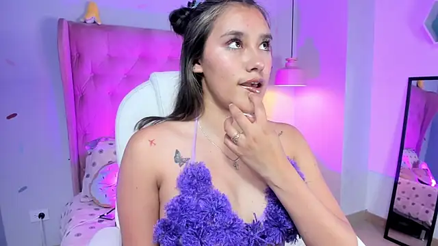  Sophie  miller online show from 11-13-25, 08:41