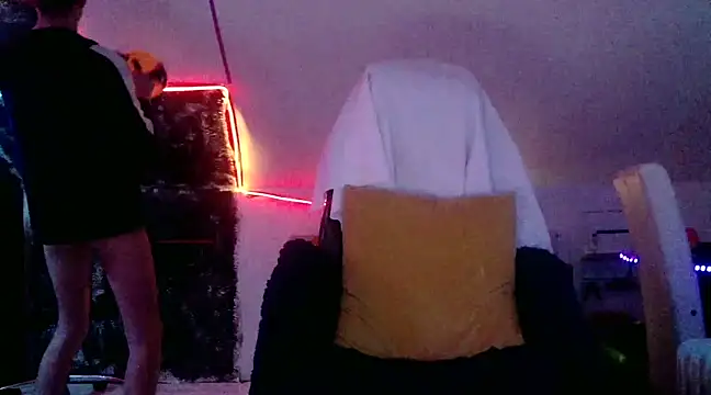 Snapshot of unclestefansdick chatting on 12-28-24, 07:11 unclestefansdick online show from 12-28-24, 07:11