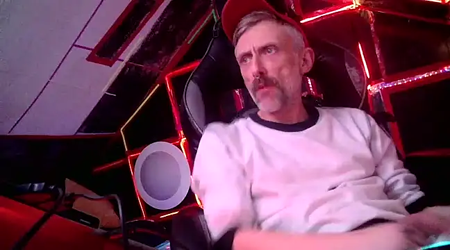 Snapshot of unclestefansdick chatting on 12-31-24, 12:57 unclestefansdick online show from 12-31-24, 12:57