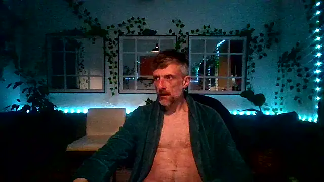 Snapshot of unclestefansdick chatting on 03-06-25, 02:30 unclestefansdick online show from 03-06-25, 02:30