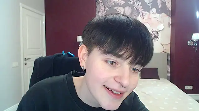 EmiliaYours online show from 12-24-24, 10:22