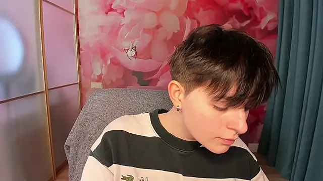 EmiliaYours online show from 12-27-24, 06:46