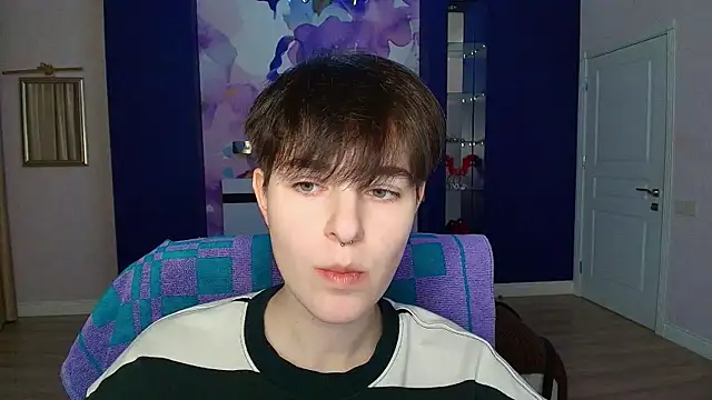 EmiliaYours online show from 01-11-25, 04:36