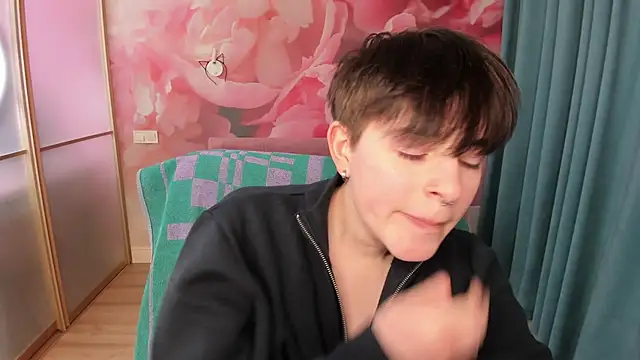 EmiliaYours online show from 01-17-25, 04:04