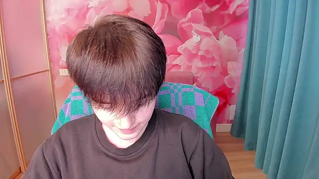 EmiliaYours online show from 01-24-25, 01:14