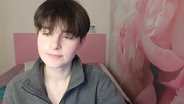 EmiliaYours online show from 02-08-25, 04:04