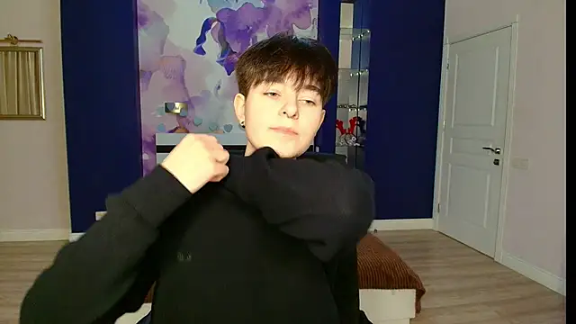 EmiliaYours online show from 02-25-25, 02:00