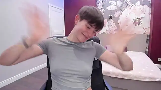 EmiliaYours online show from 09-15-25, 03:12