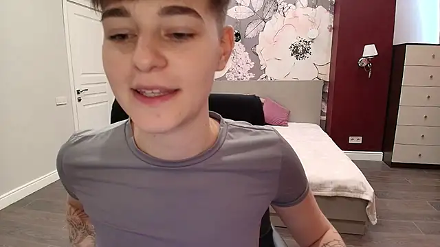 EmiliaYours online show from 09-22-25, 03:03